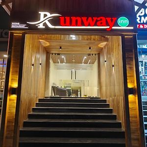 Hotel Runway Inn